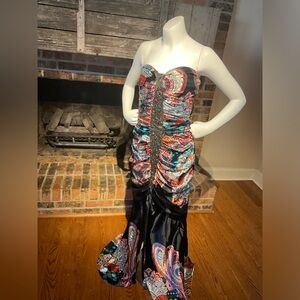 Women’s Tiffany Designs Mermaid Style Dress Size 6 Strapless Beaded Padded Top